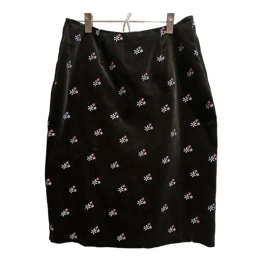Hanna Andersson Velvet Skirt w/Embroidered Flowers‎